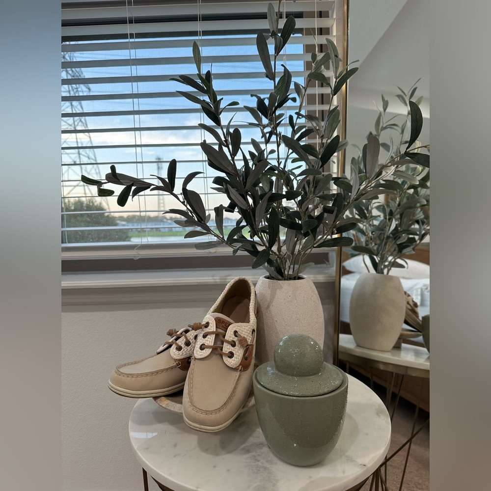 NEVER WORN SPERRY BOAT SHOE